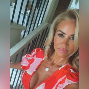 Meet your Posher, Carrie